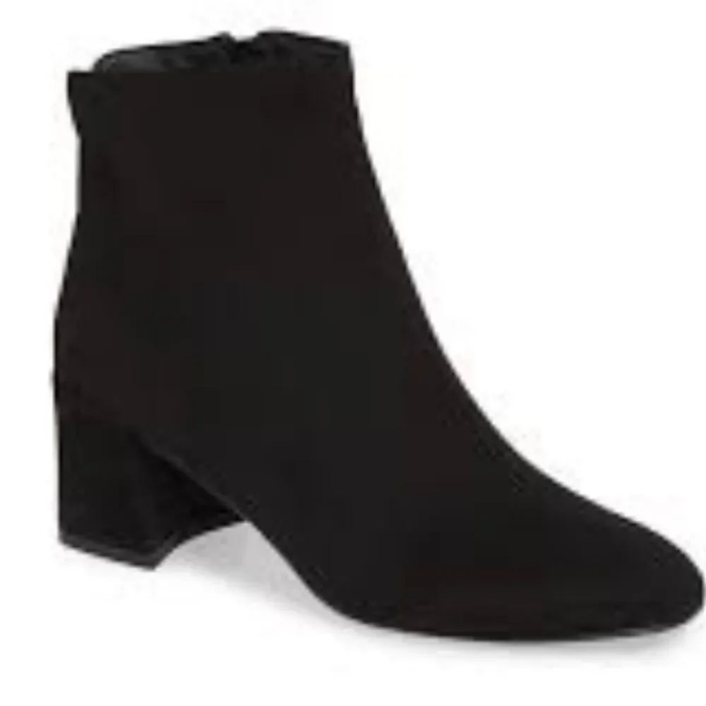 SO ME RAIA SUED SIDE ZIPPER CLOSURE POINTED TOE WOMEN"S BLOCK HEEL ANKLE BOOTIE